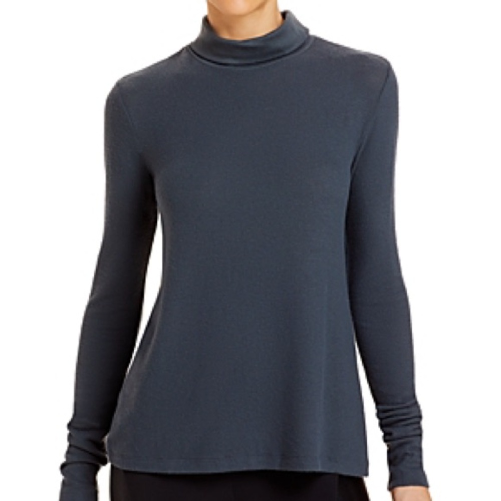 Alo yoga embrace long sleeve turtleneck.